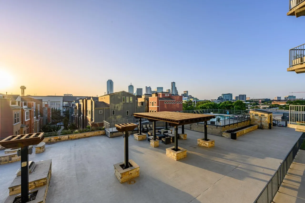 1001 Belleview St #305