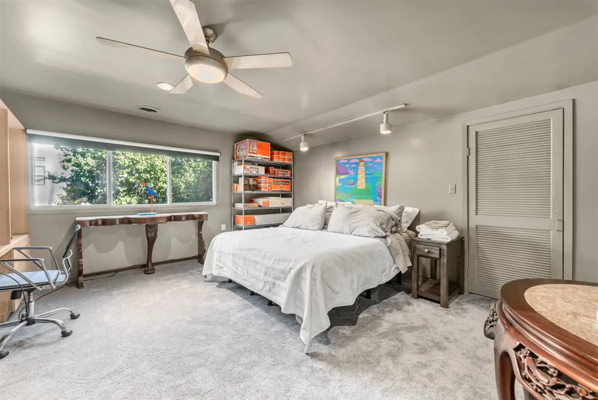 10406 Crestover DriveDallas, TX 75229 17 10406 Crestover Drive