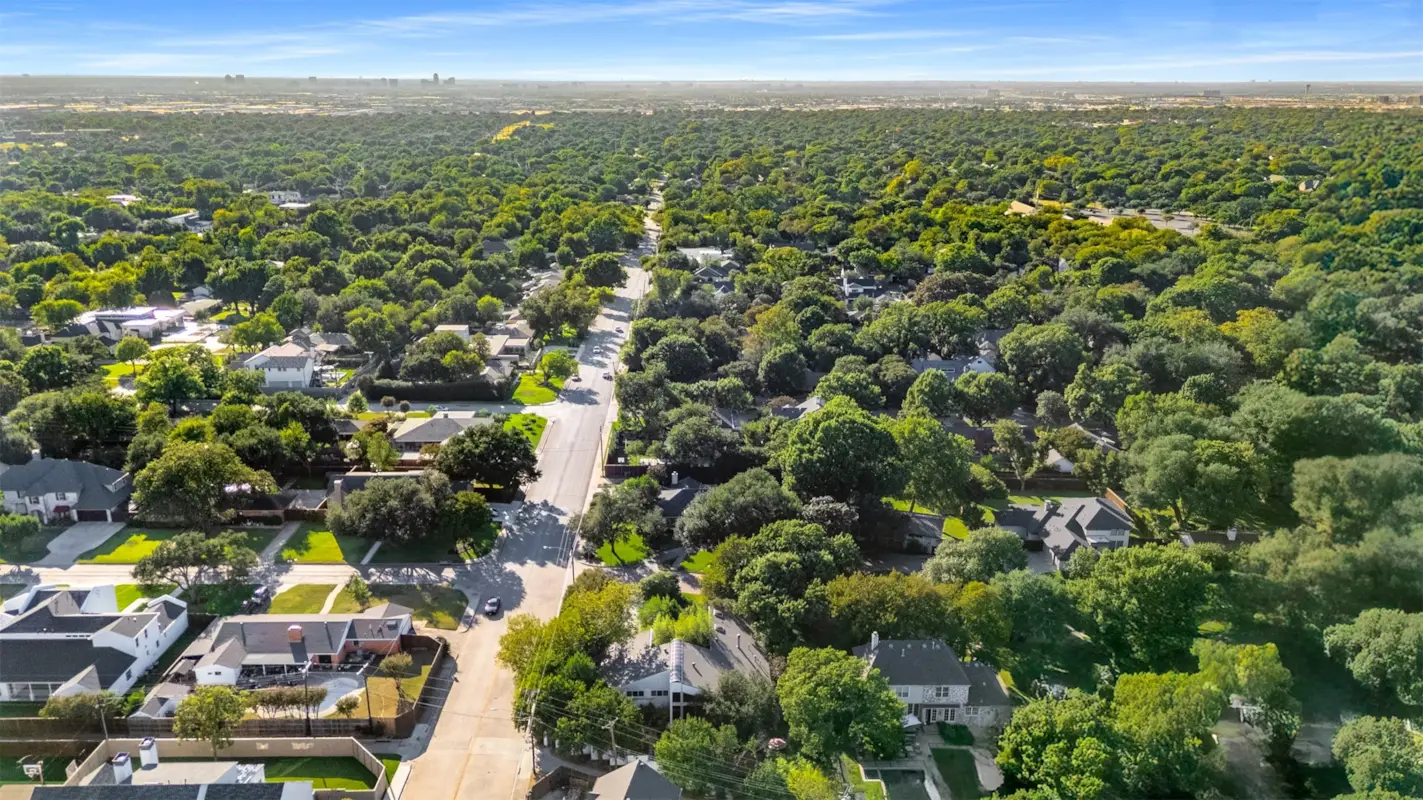 10406 Crestover DriveDallas, TX 75229 30 10406 Crestover Drive