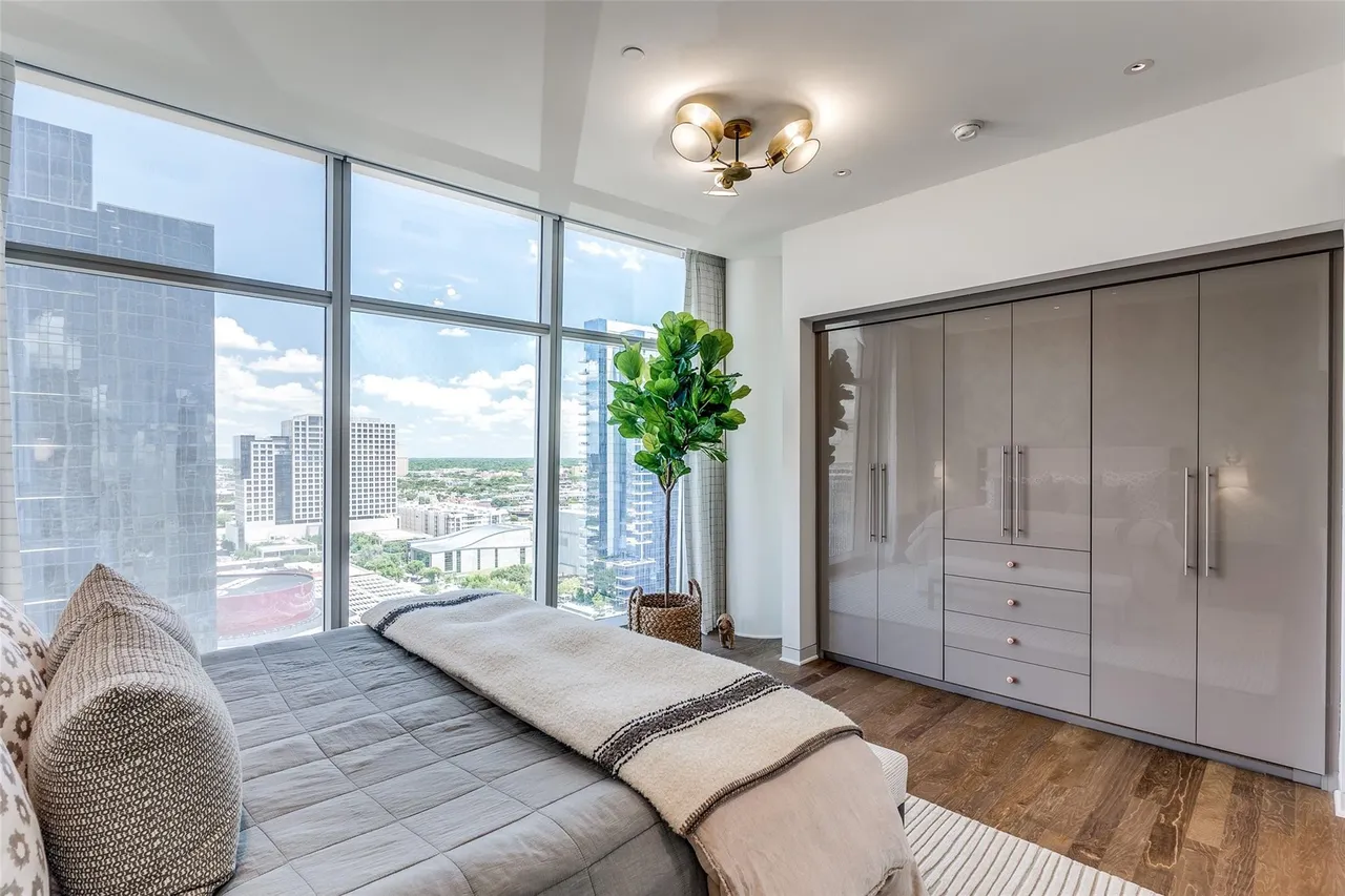1918 Olive St 2002, Dallas, TX 75201 19 1918 Olive St #2002