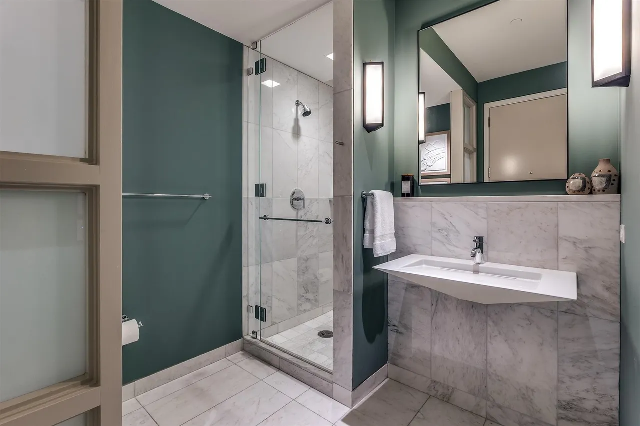 1918 Olive St 2002, Dallas, TX 75201 23 1918 Olive St #2002