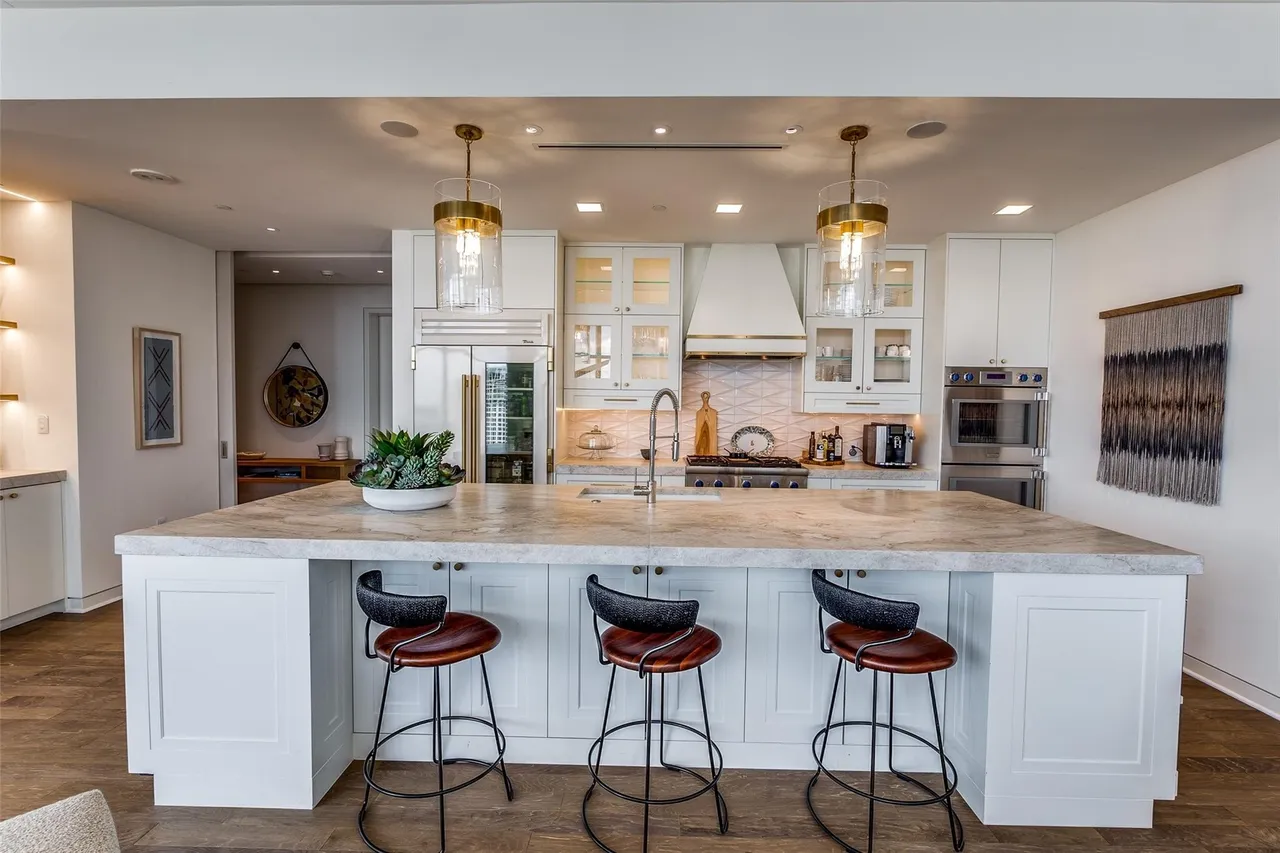 1918 Olive St 2002, Dallas, TX 75201 3 1918 Olive St #2002