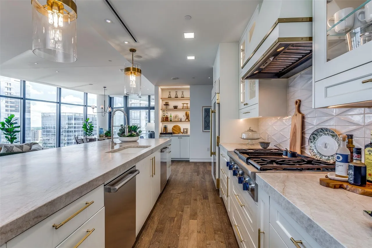 1918 Olive St 2002, Dallas, TX 75201 6 1918 Olive St #2002