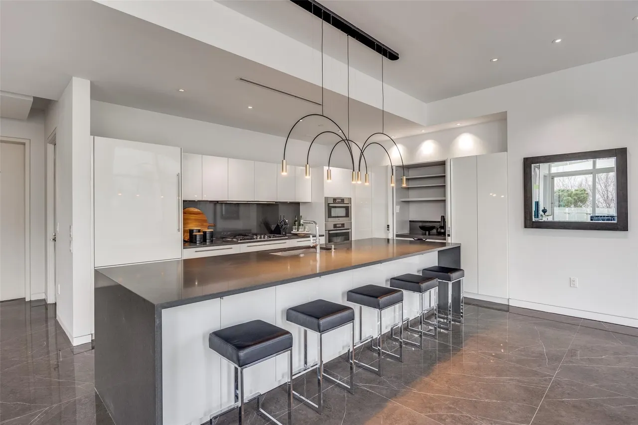 1918 Olive St. #202, #2002, #4202. 11 1918 Olive Street #202