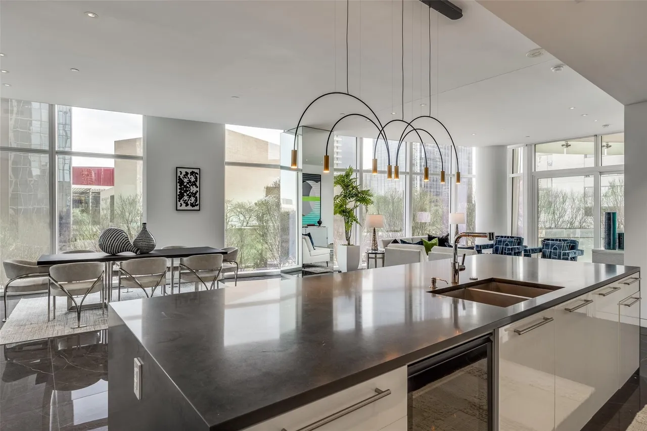 1918 Olive St. #202, #2002, #4202. 14 1918 Olive Street #202
