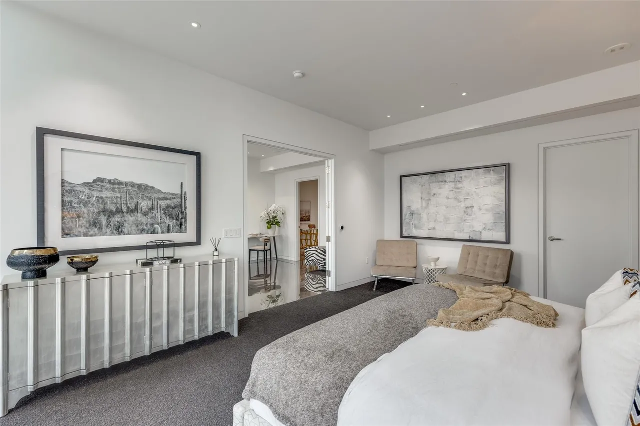 1918 Olive St. #202, #2002, #4202. 17 1918 Olive Street #202