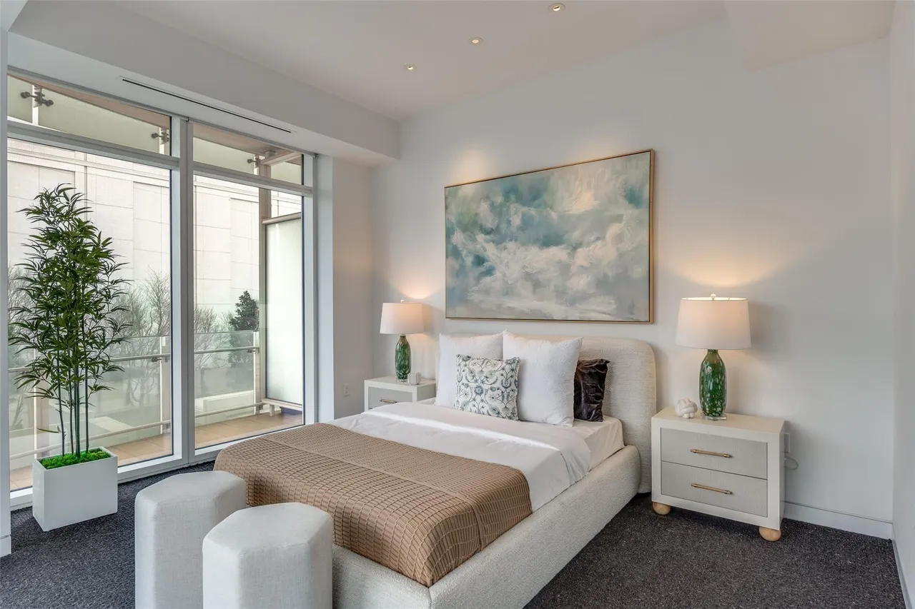 1918 Olive St. #202, #2002, #4202. 24 1918 Olive Street #202