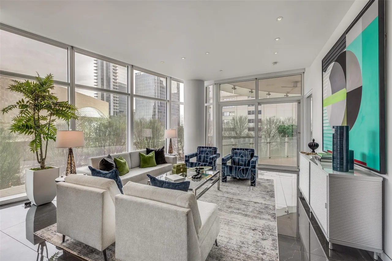1918 Olive St. #202, #2002, #4202. 5 1918 Olive Street #202