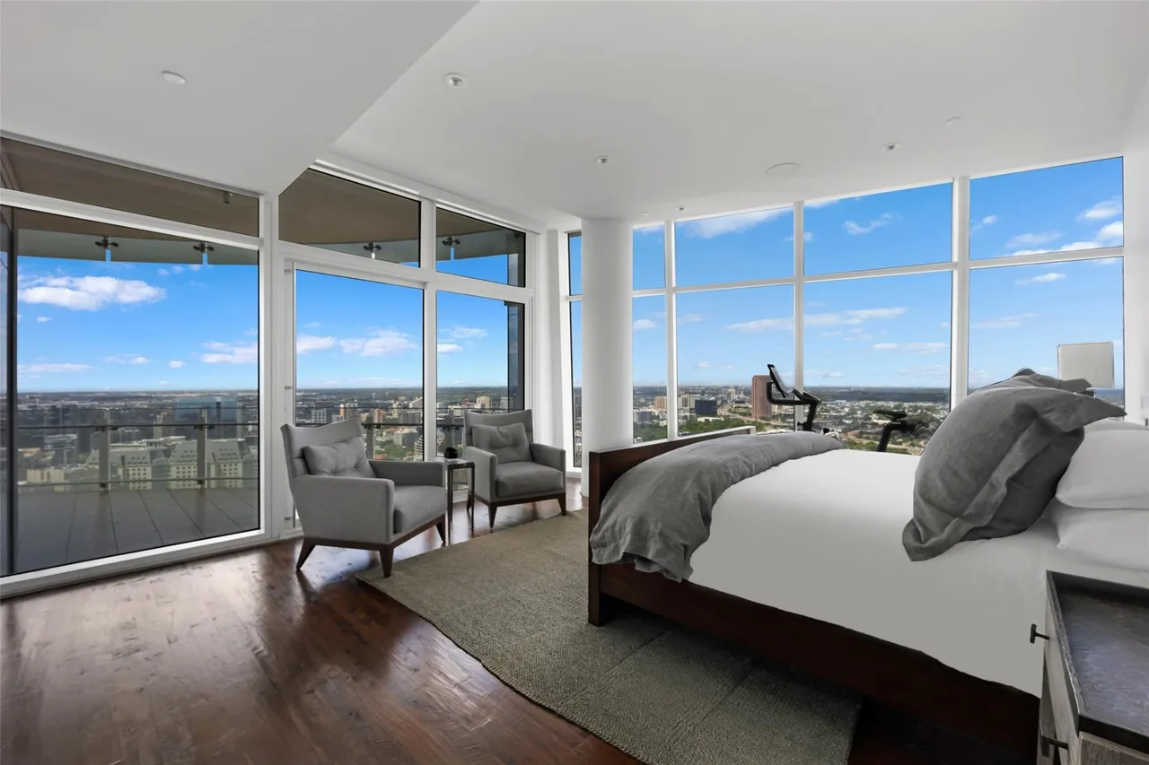 1918 Olive Street #3901 Dallas, TX 75201 11 1918 Olive Street #3901