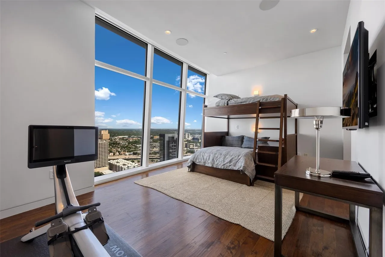 1918 Olive Street #3901 Dallas, TX 75201 16 1918 Olive Street #3901