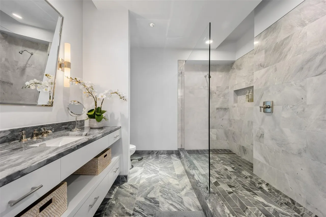 1918 Olive Street #3901 Dallas, TX 75201 17 1918 Olive Street #3901