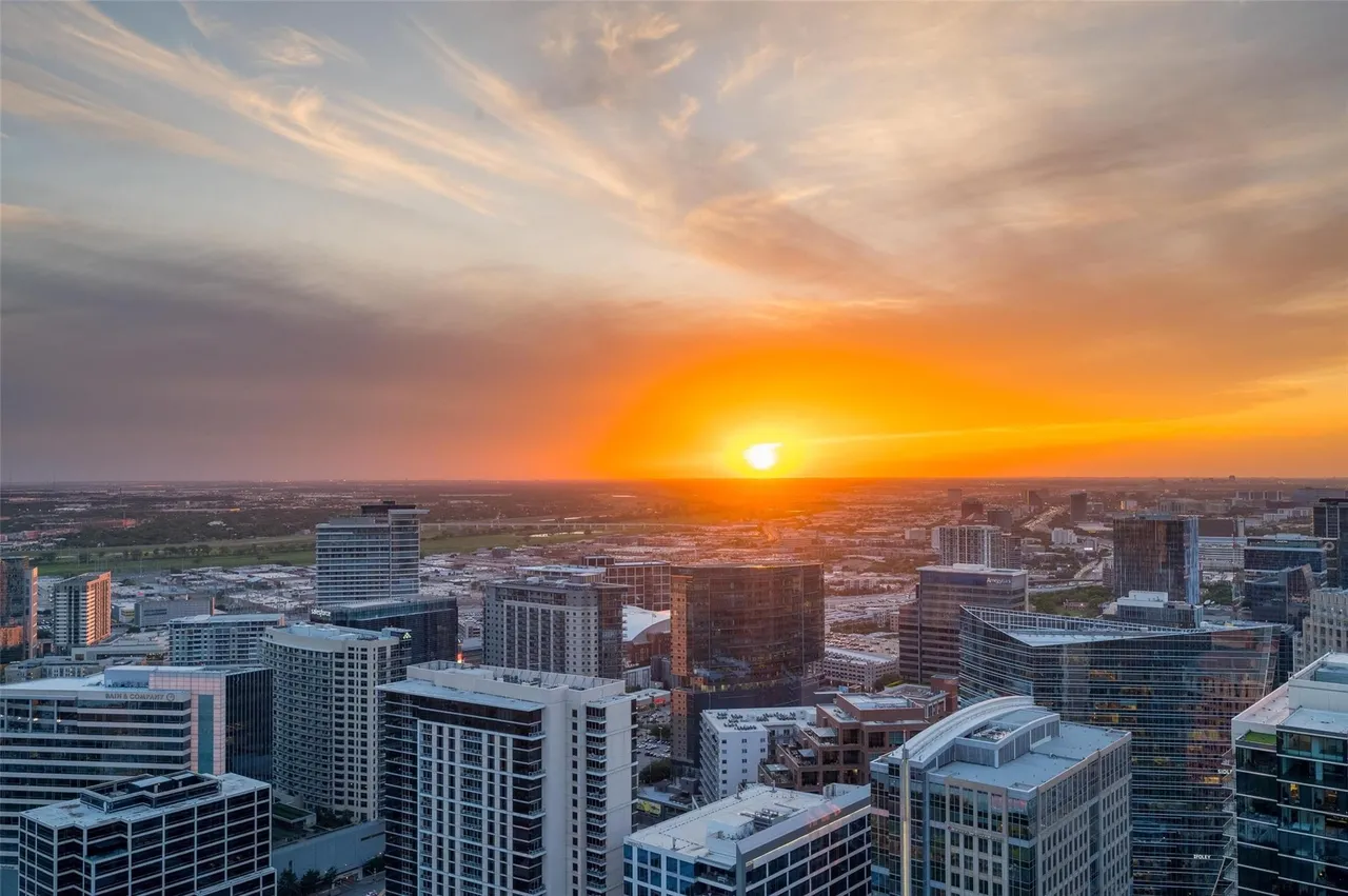 1918 Olive Street #3901 Dallas, TX 75201 20 1918 Olive Street #3901