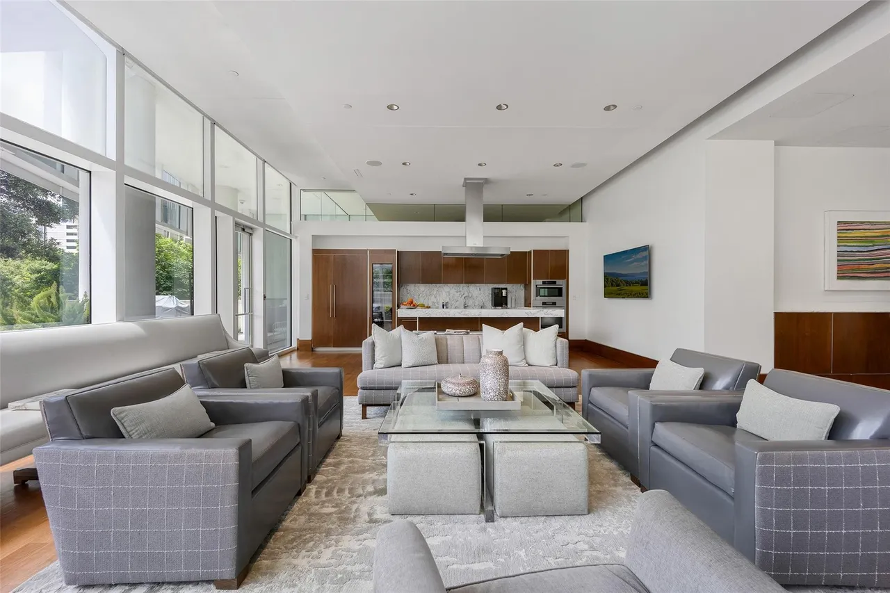 1918 Olive Street #3901 Dallas, TX 75201 23 1918 Olive Street #3901