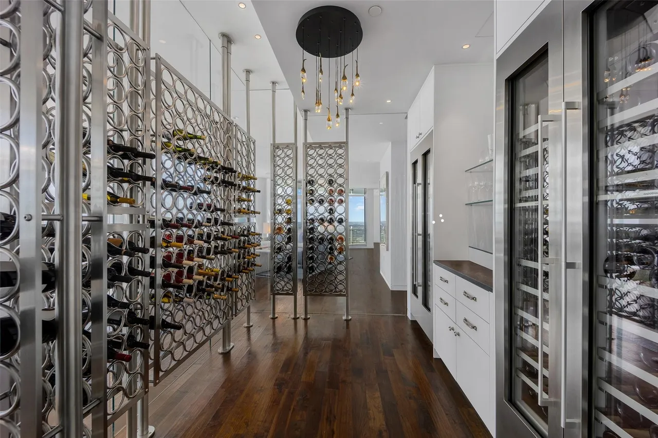 1918 Olive Street #3901 Dallas, TX 75201 7 1918 Olive Street #3901