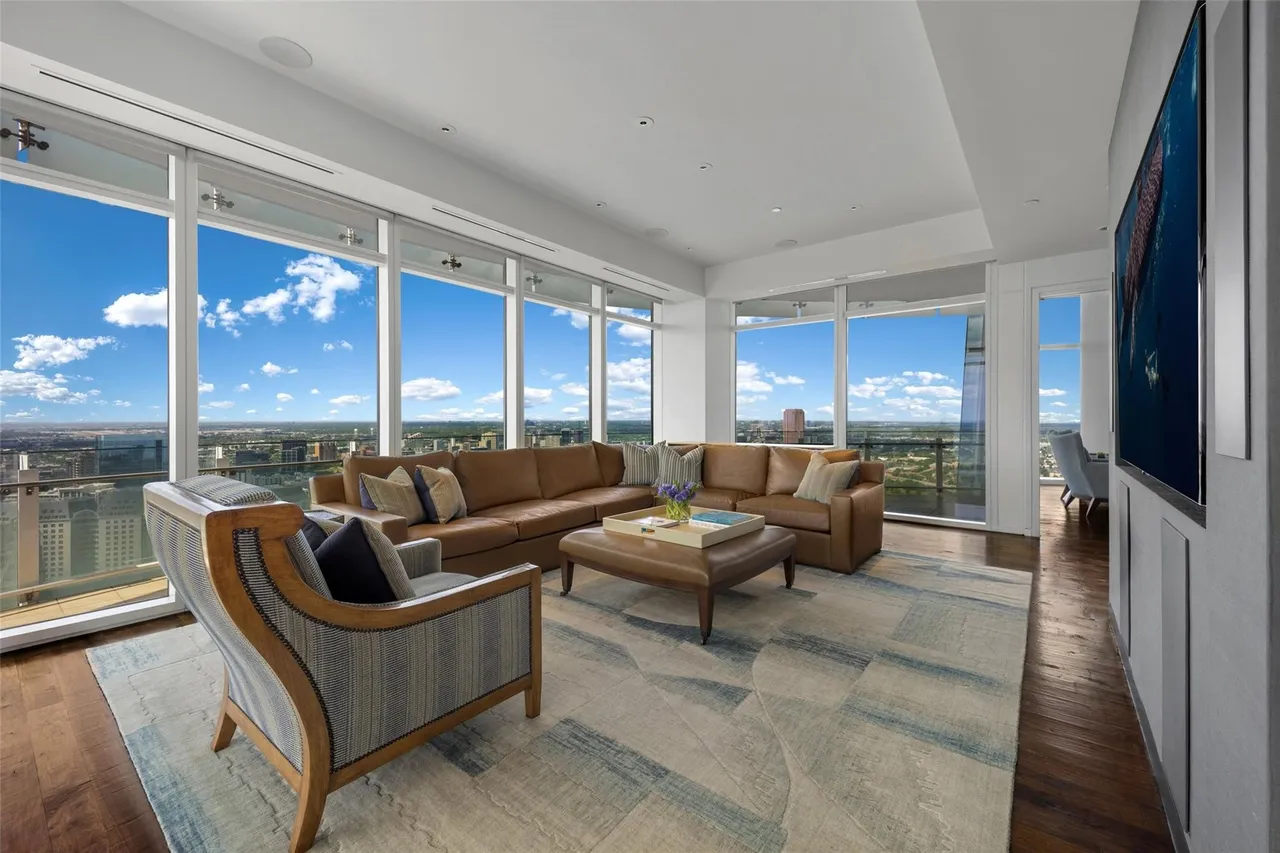 1918 Olive Street #3901 Dallas, TX 75201 9 1918 Olive Street #3901