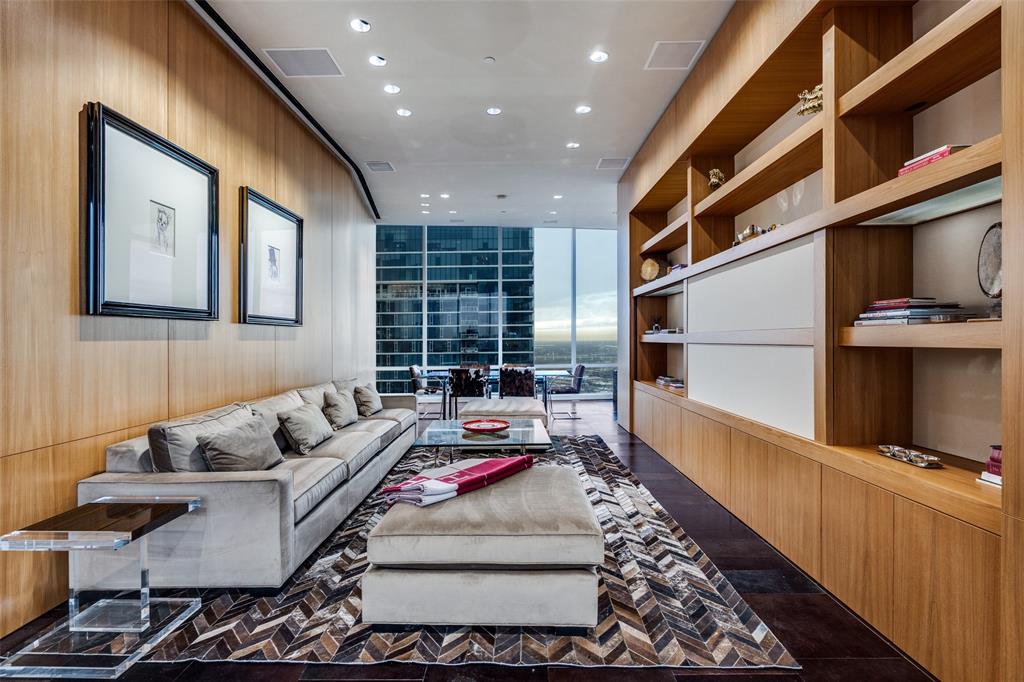 2430 Victory Park Ln #3001 26 2430 Victory Park Ln #3001