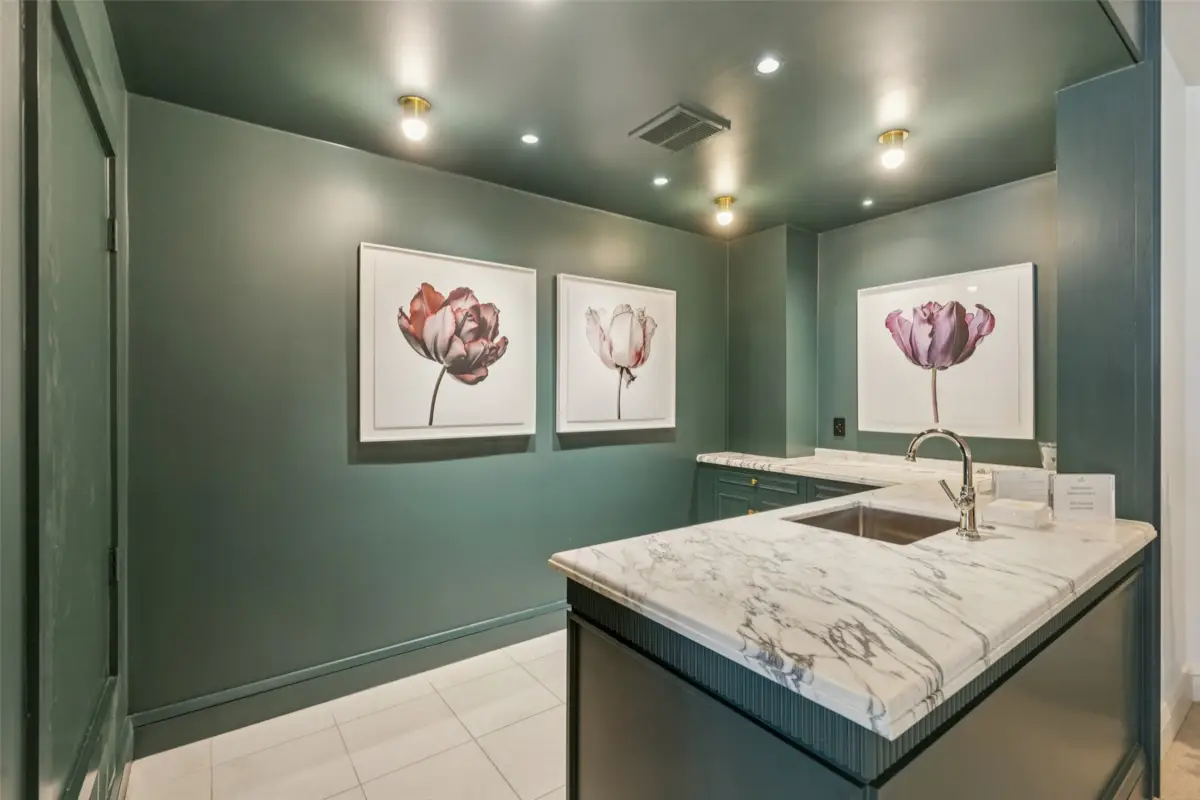 3621 Turtle Creek Boulevard #2D 12 3621 Turtle Creek Boulevard #2D