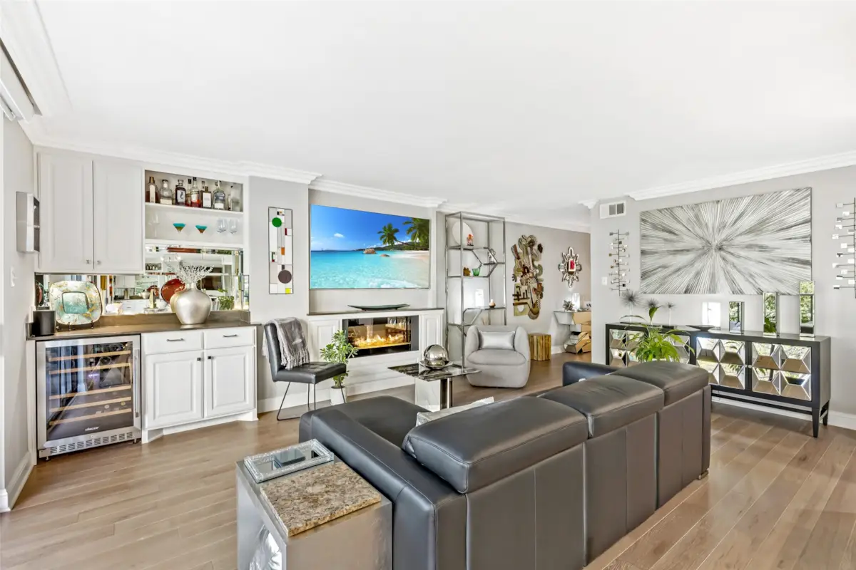 3621 Turtle Creek Boulevard #2D 16 3621 Turtle Creek Boulevard #2D