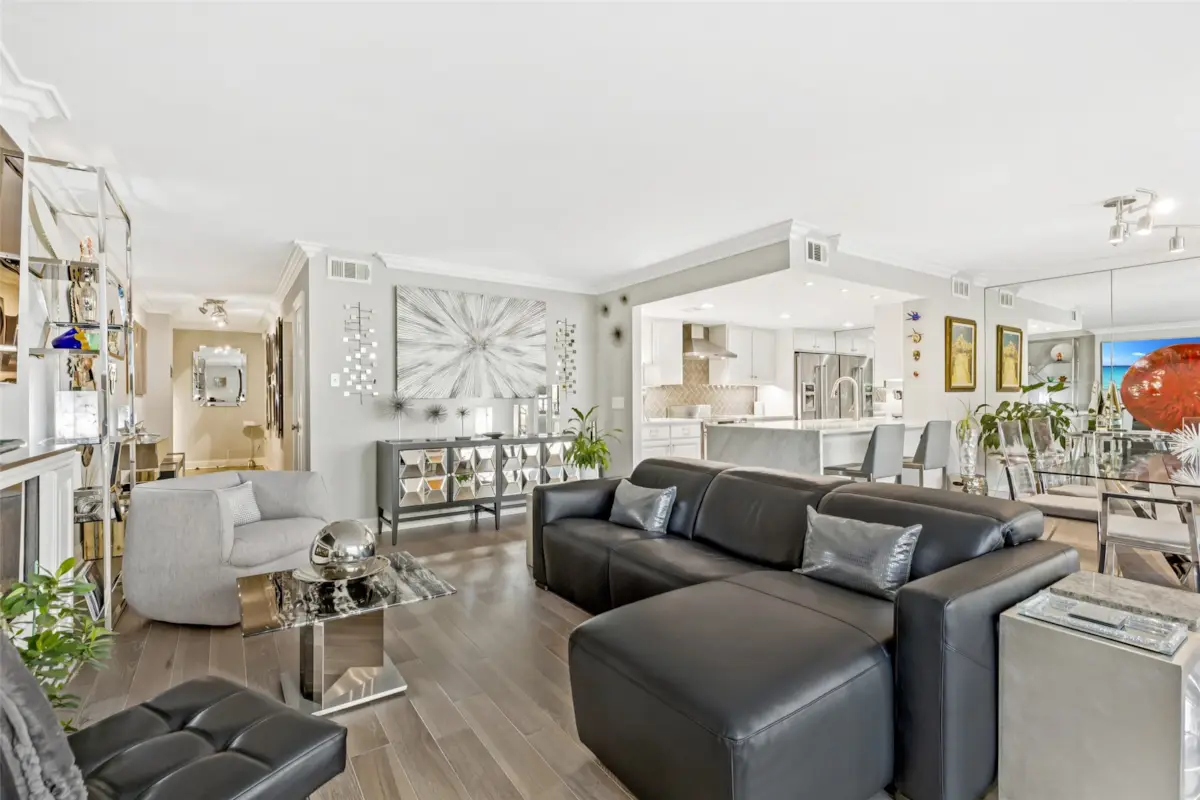 3621 Turtle Creek Boulevard #2D 17 3621 Turtle Creek Boulevard #2D