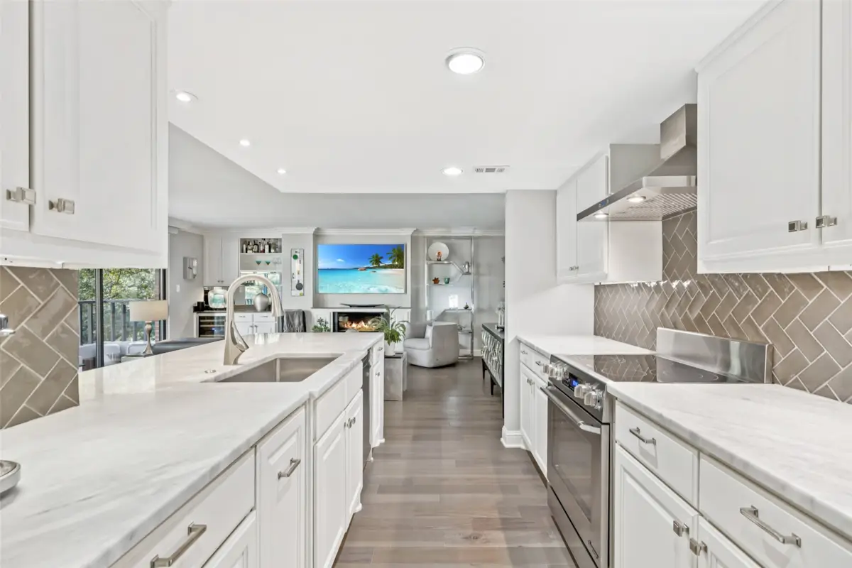 3621 Turtle Creek Boulevard #2D 18 3621 Turtle Creek Boulevard #2D