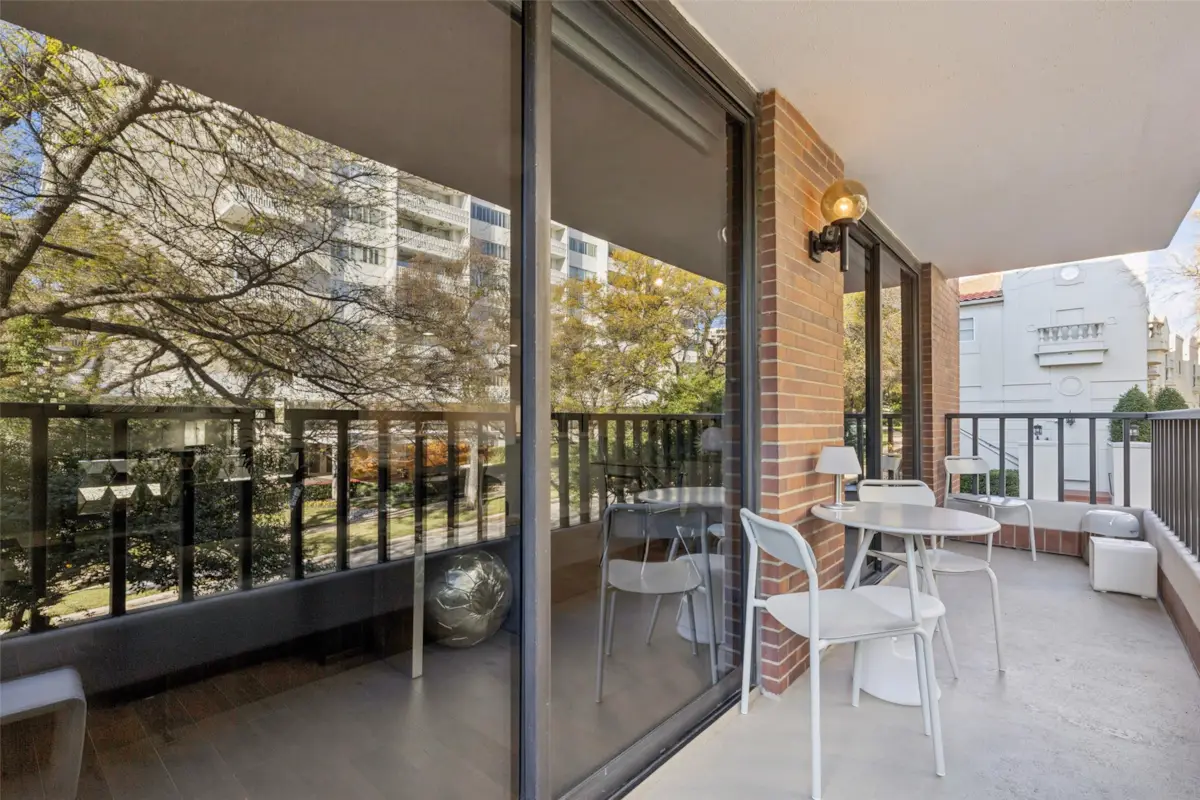 3621 Turtle Creek Boulevard #2D 19 3621 Turtle Creek Boulevard #2D