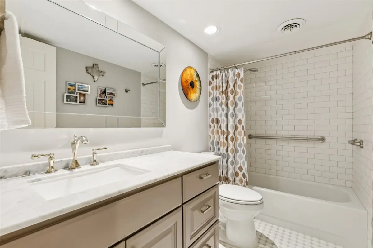 3621 Turtle Creek Boulevard #2D 27 3621 Turtle Creek Boulevard #2D