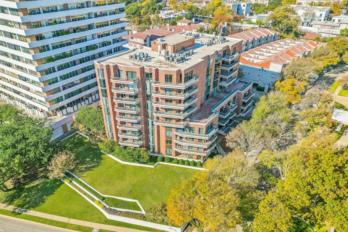 3621 Turtle Creek Boulevard #2D 29 3621 Turtle Creek Boulevard #2D