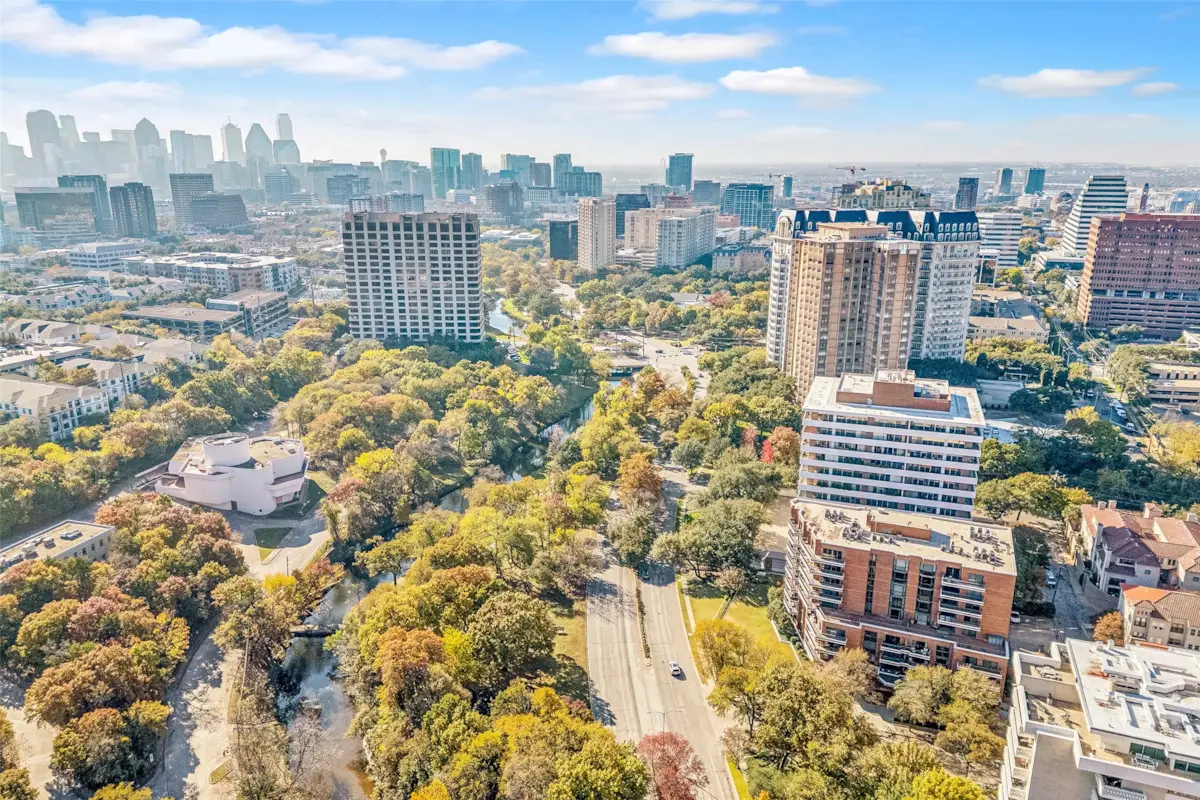 3621 Turtle Creek Boulevard #2D 30 3621 Turtle Creek Boulevard #2D