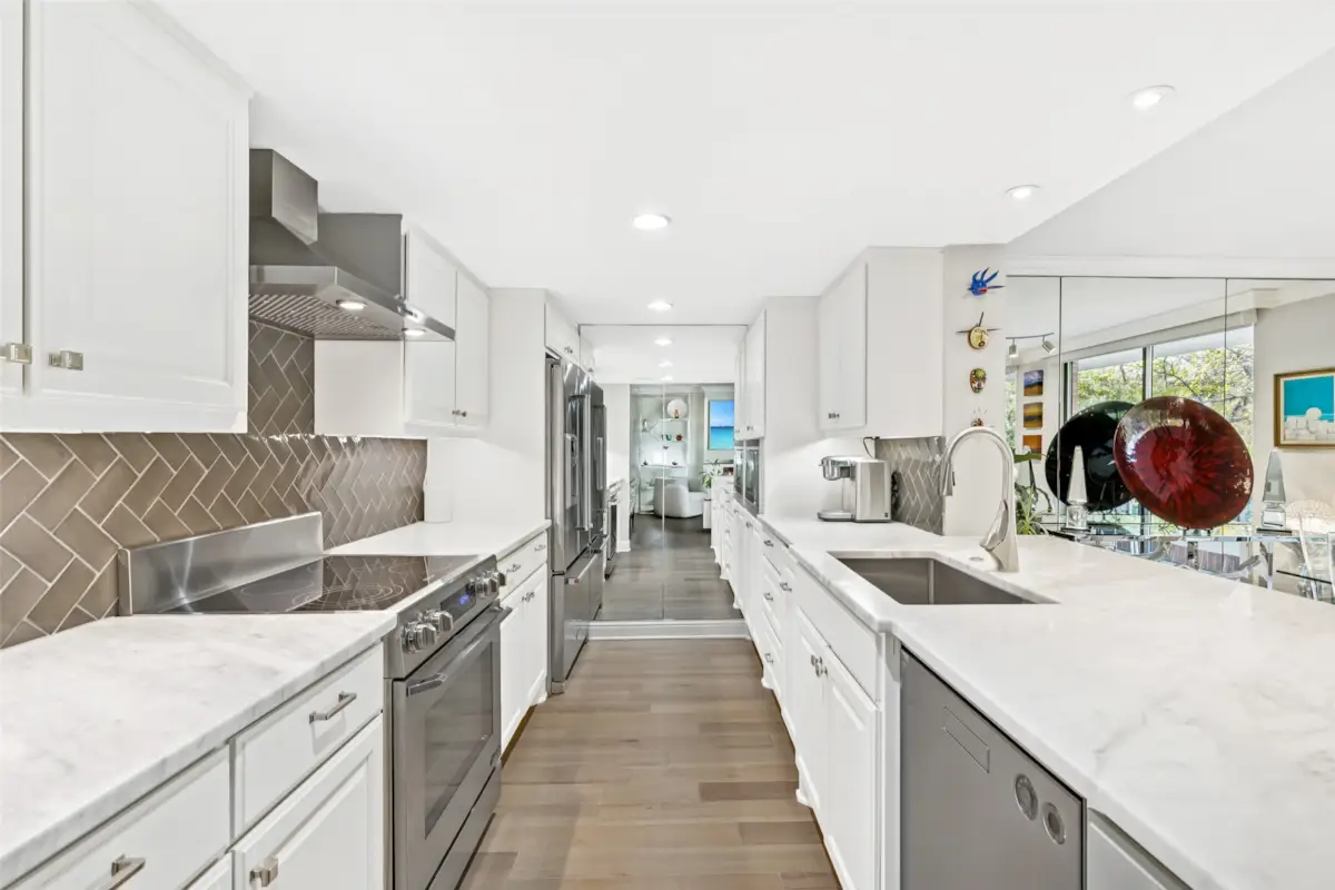 3621 Turtle Creek Boulevard #2D 4 3621 Turtle Creek Boulevard #2D