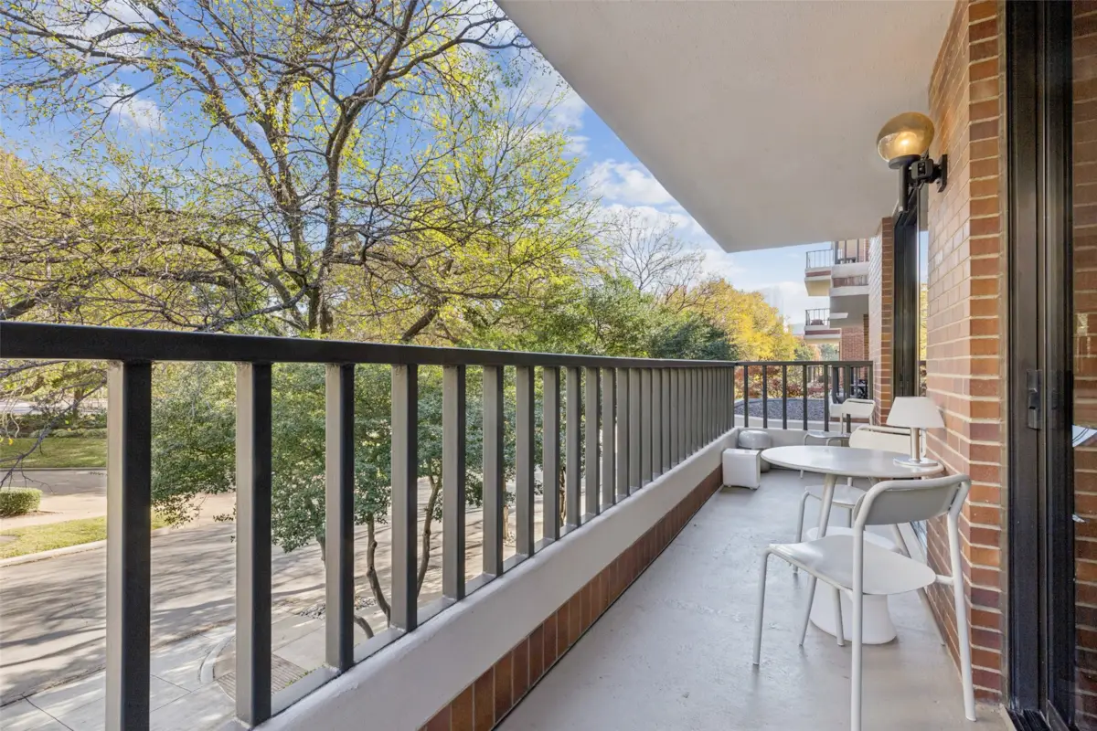 3621 Turtle Creek Boulevard #2D 6 3621 Turtle Creek Boulevard #2D