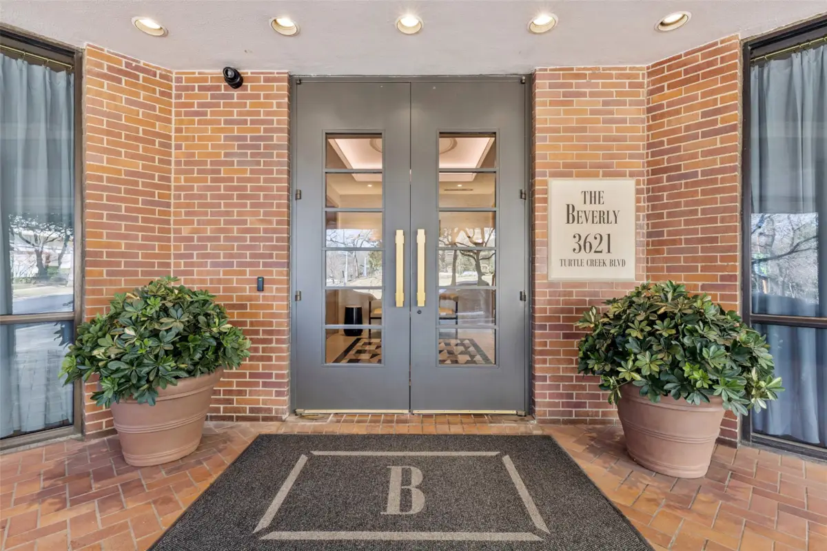 3621 Turtle Creek Boulevard #2D 8 3621 Turtle Creek Boulevard #2D