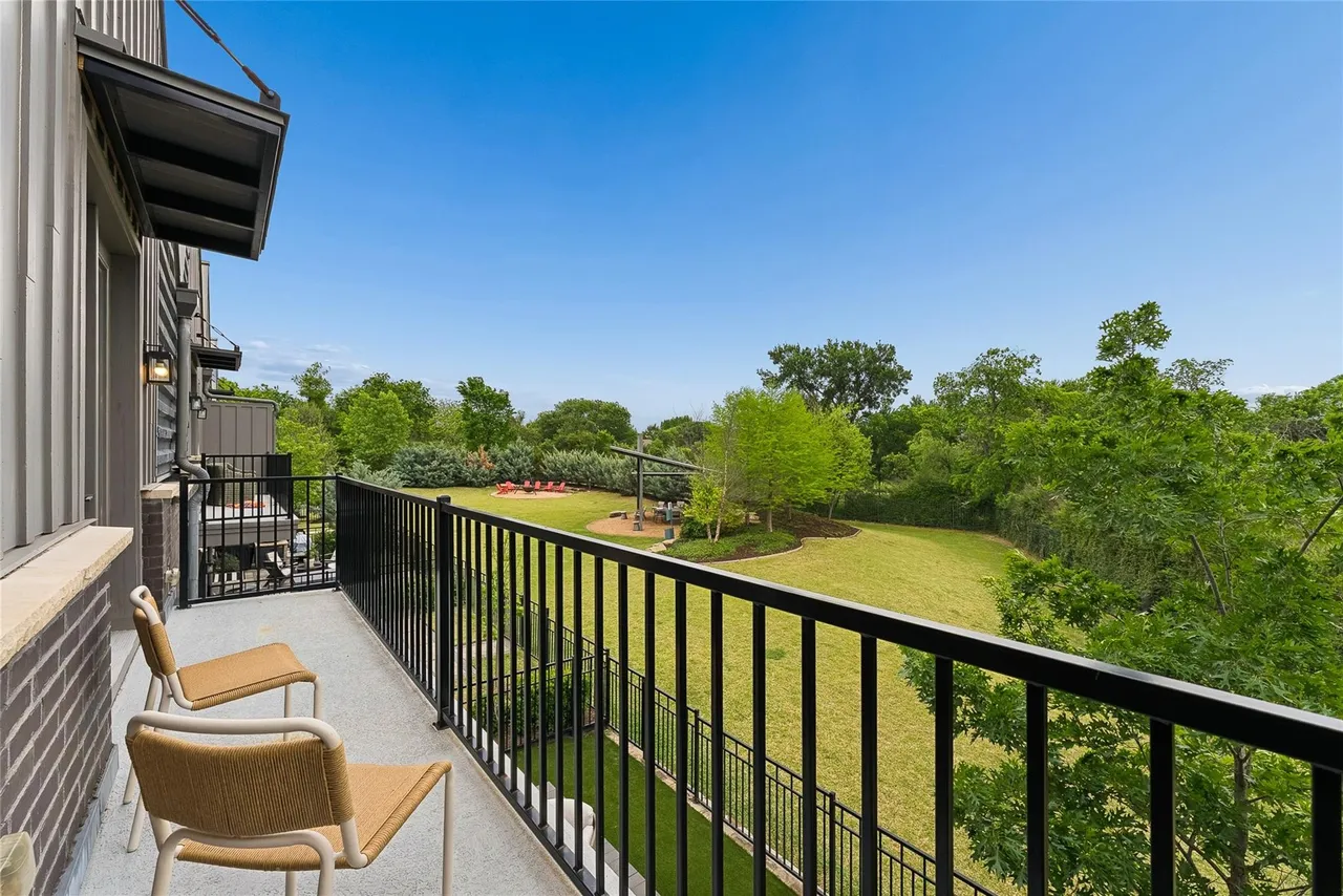 3922 Redding RowDallas, TX 75220 30 3922 Redding Row