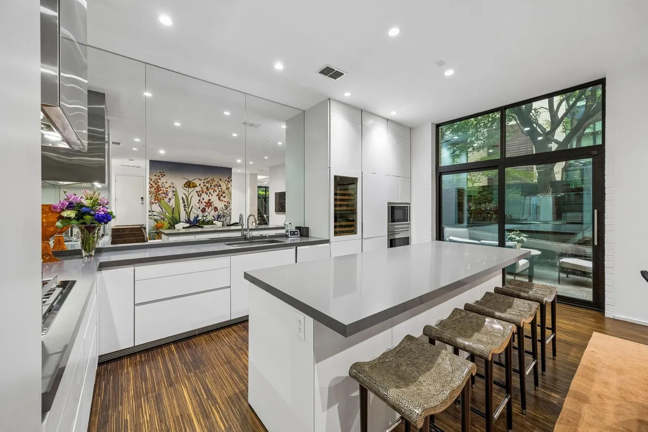 4321 Travis St, Dallas, TX 75205 11 4321 Travis St