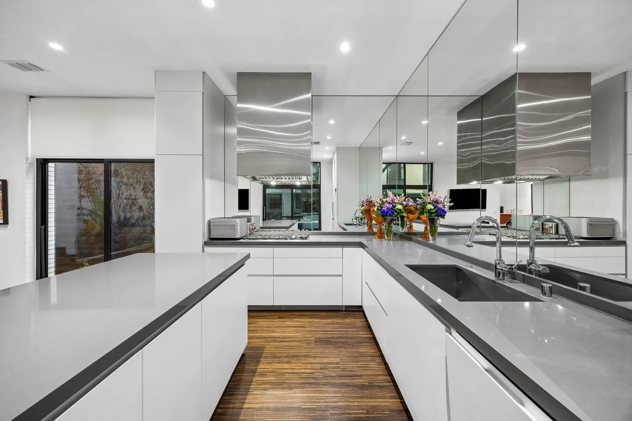4321 Travis St, Dallas, TX 75205 12 4321 Travis St