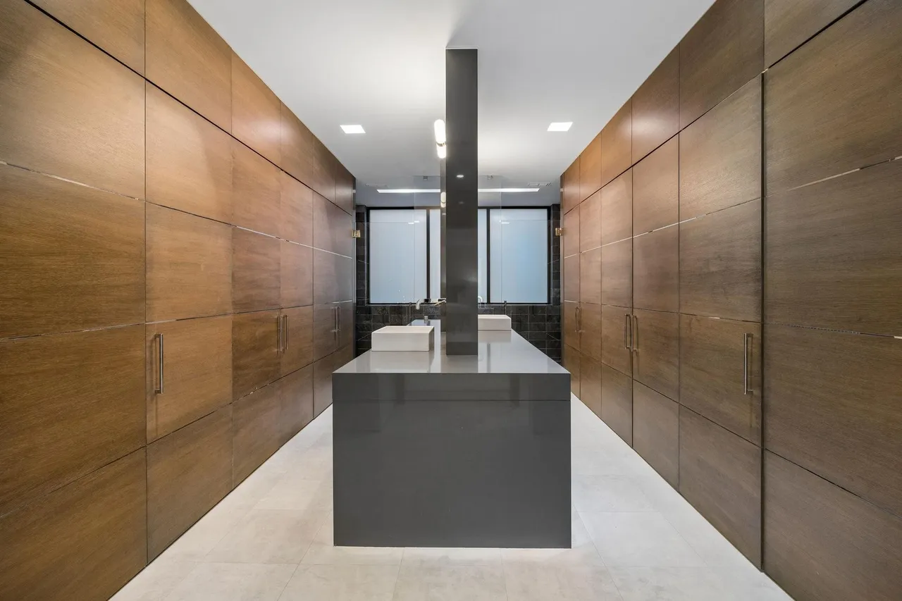 4321 Travis St, Dallas, TX 75205 23 4321 Travis St