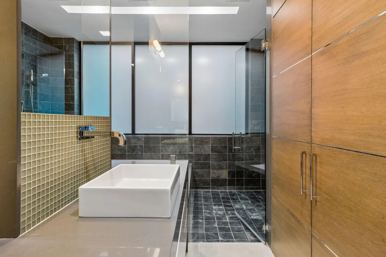 4321 Travis St, Dallas, TX 75205 25 4321 Travis St
