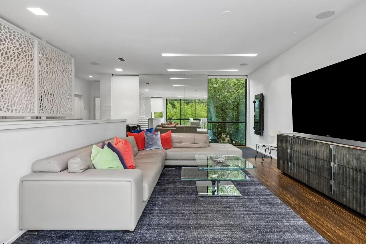 4321 Travis St, Dallas, TX 75205 36 4321 Travis St