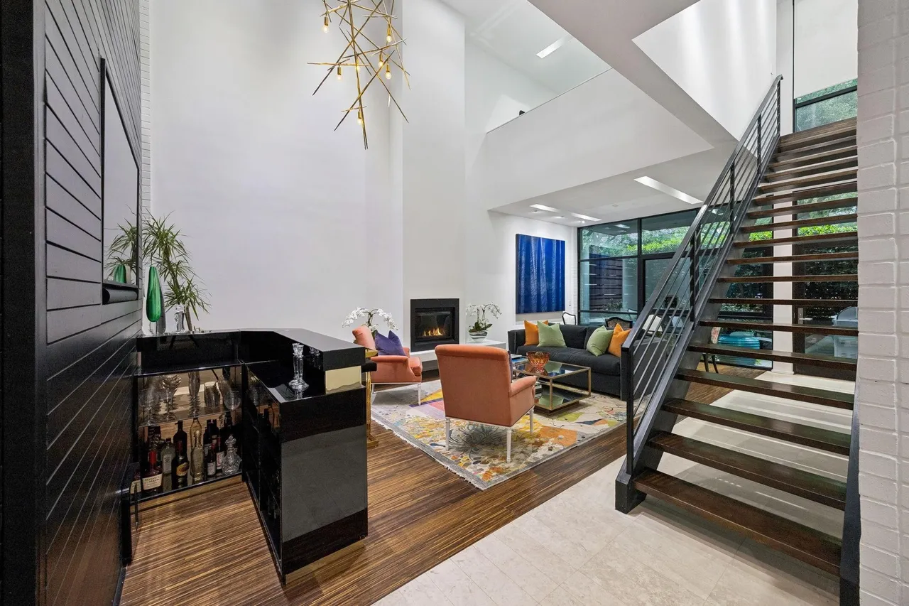 4321 Travis St, Dallas, TX 75205 4 4321 Travis St