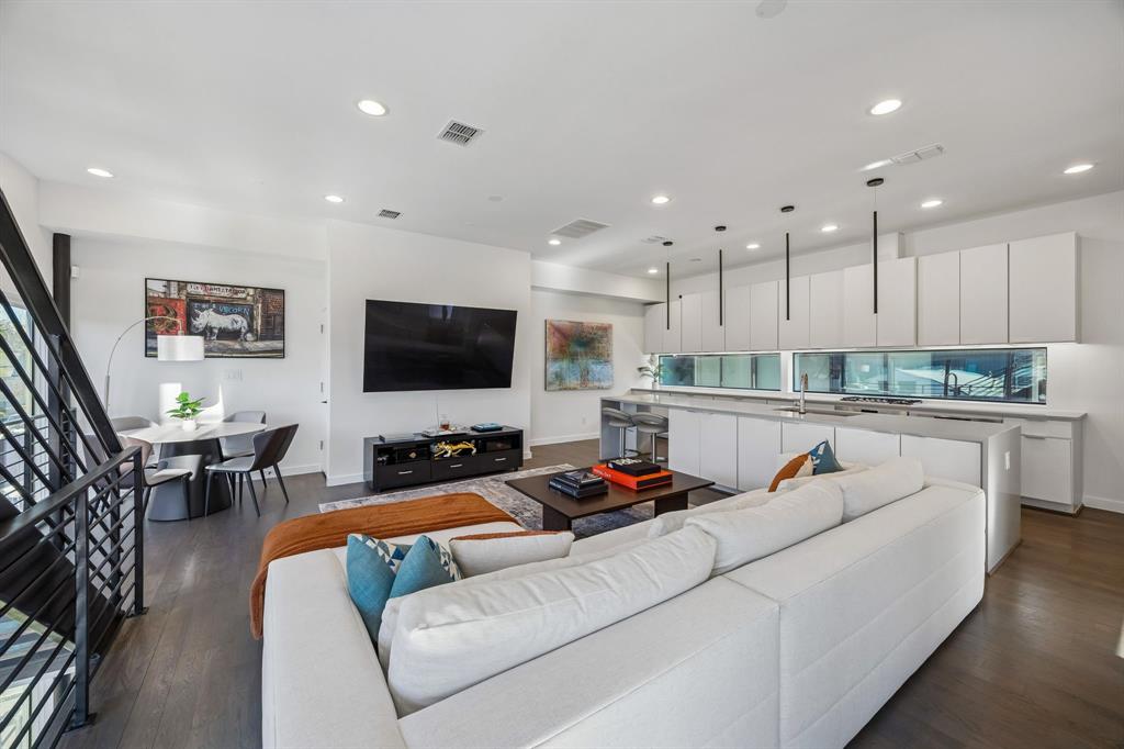 4805 Caxton Court 8 4805 Caxton Court