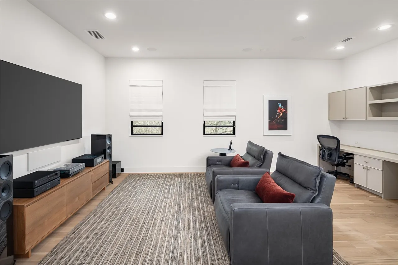 5000 W Hanover Ave, Dallas, TX 75209 24 5000 W Hanover Ave