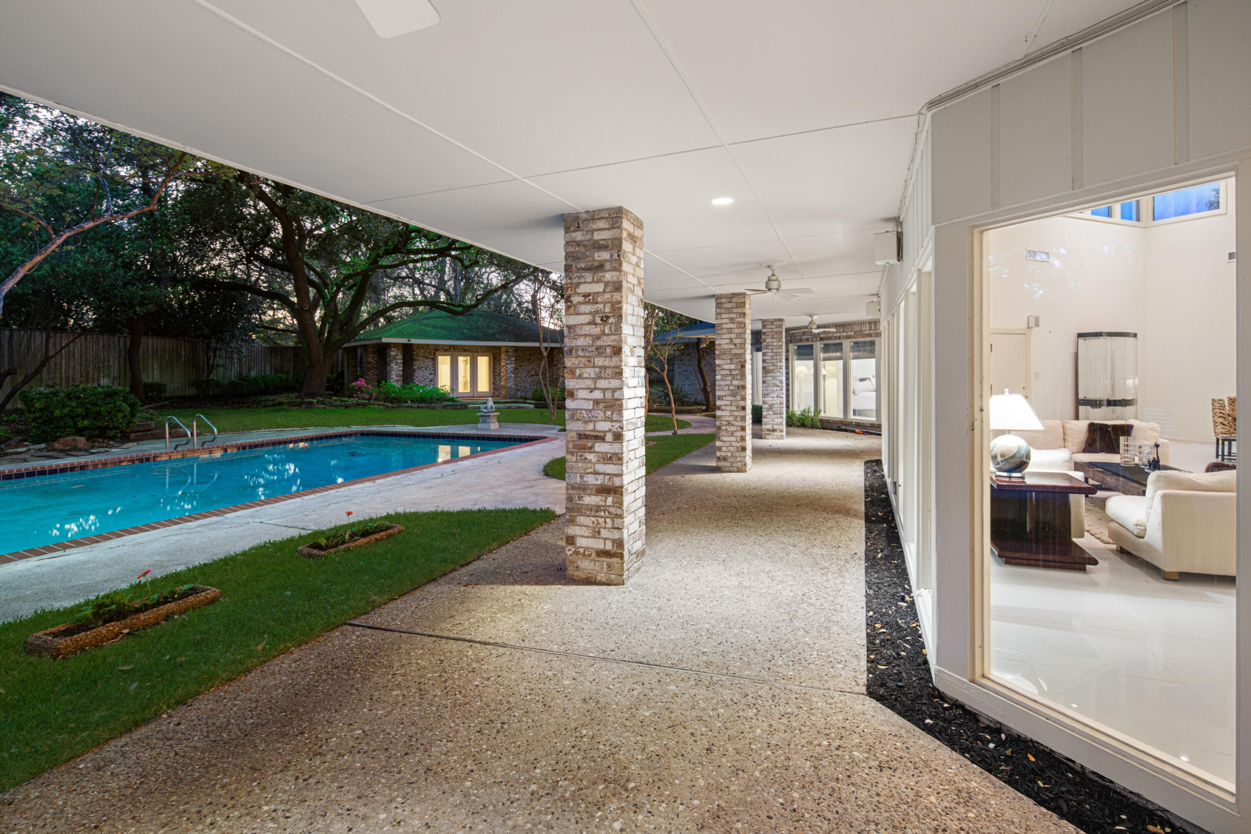 5045 Lakehill CourtDallas, TX 75220 22 5045 Lakehill Court