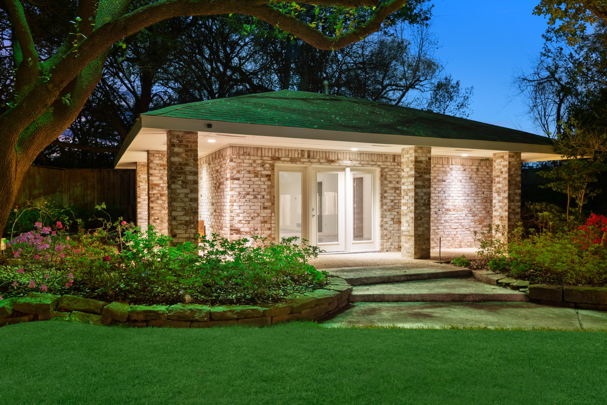 5045 Lakehill CourtDallas, TX 75220 27 5045 Lakehill Court