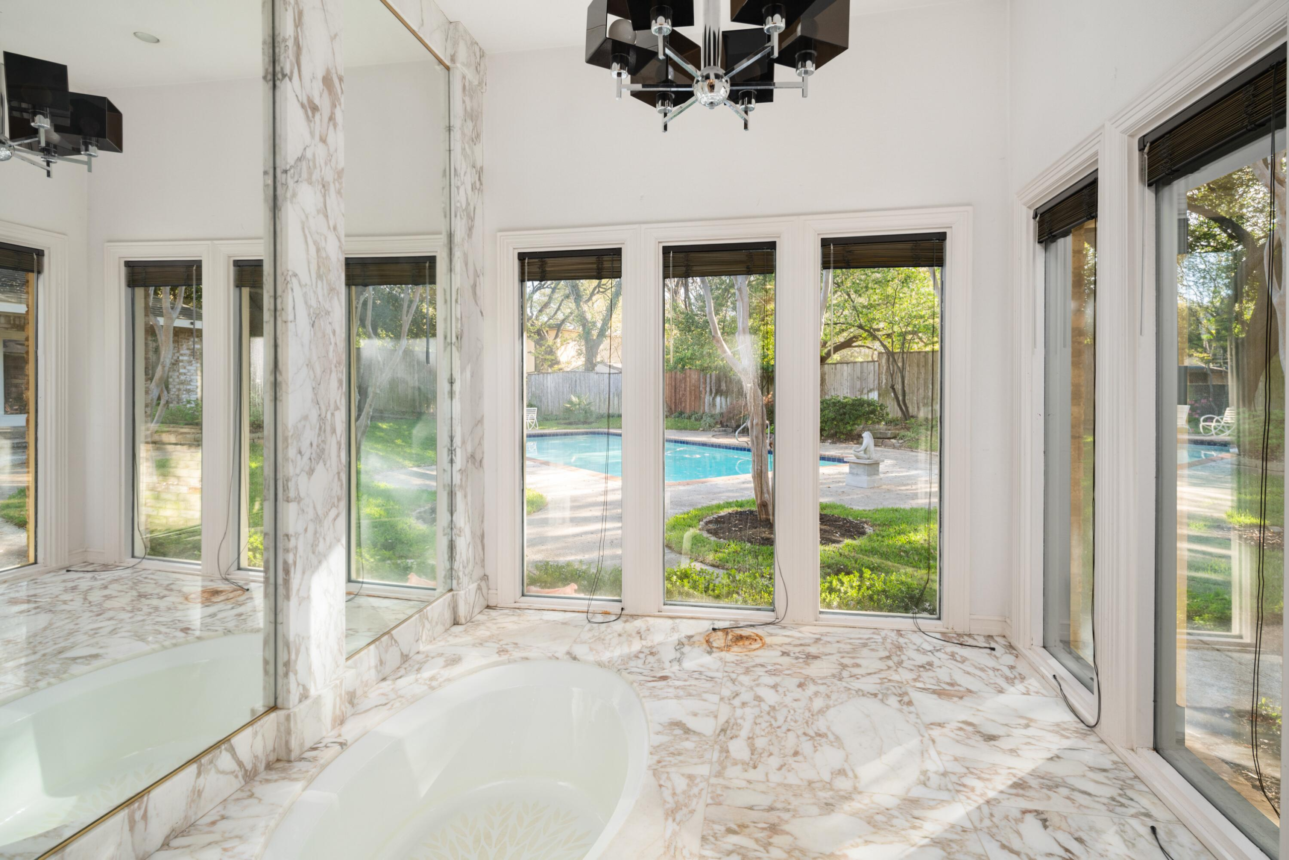 5045 Lakehill CourtDallas, TX 75220 29 5045 Lakehill Court