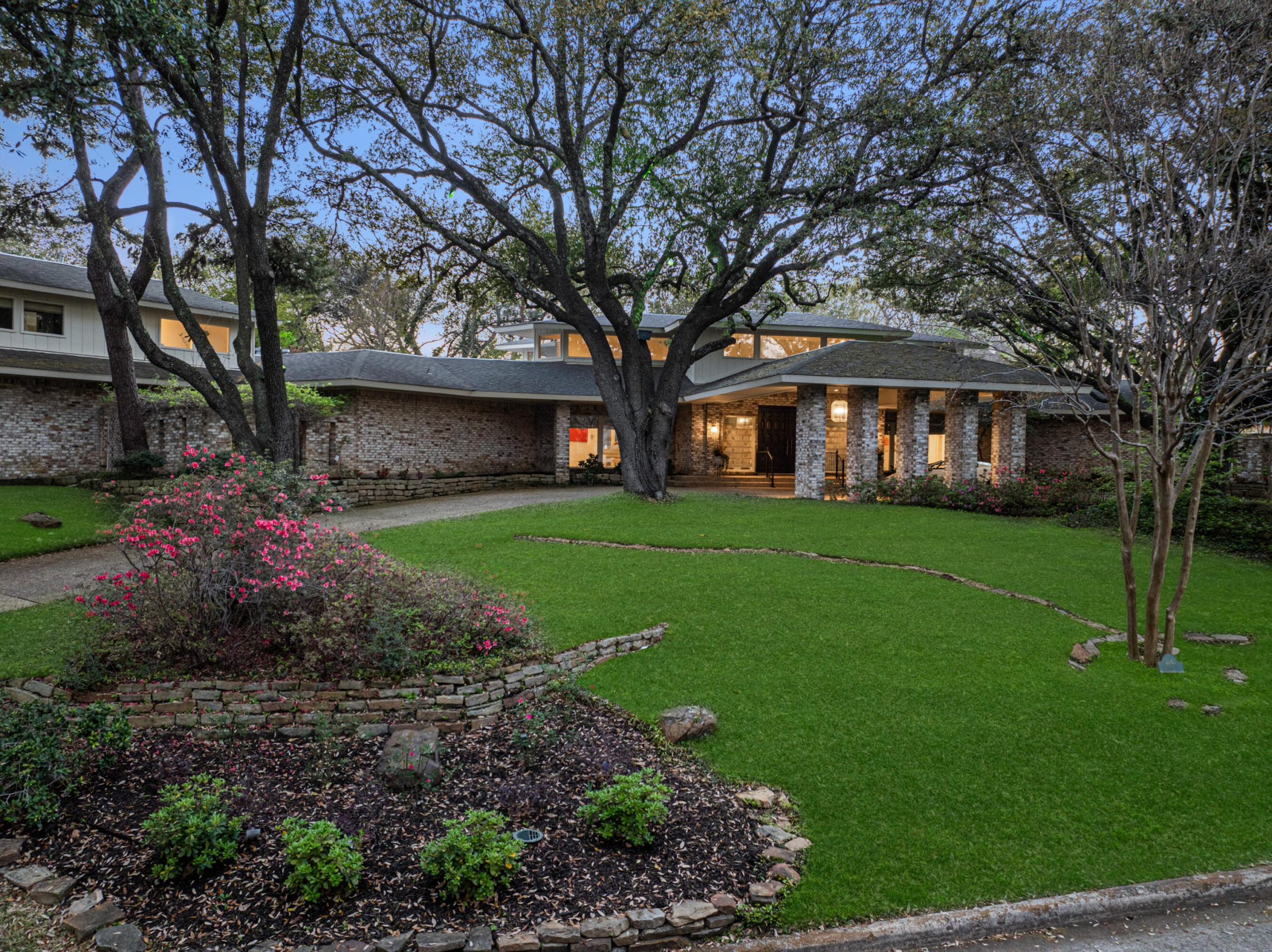 5045-Lakehill-CourtDallas-TX-75220-3.webp 5045 Lakehill Court