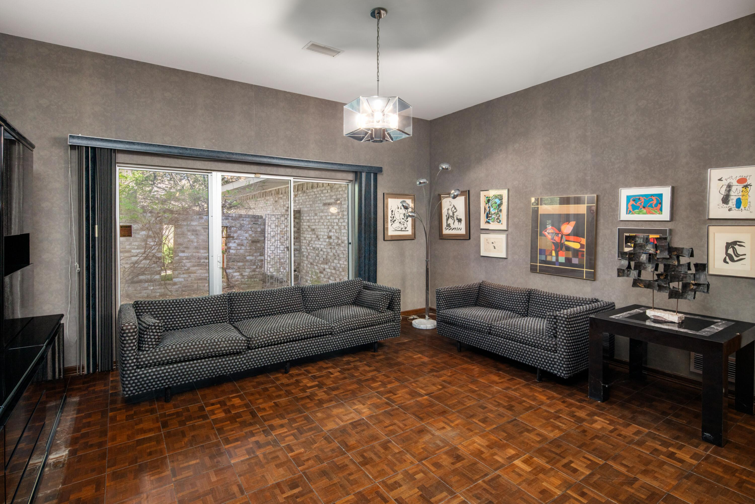 5045 Lakehill CourtDallas, TX 75220 35 5045 Lakehill Court