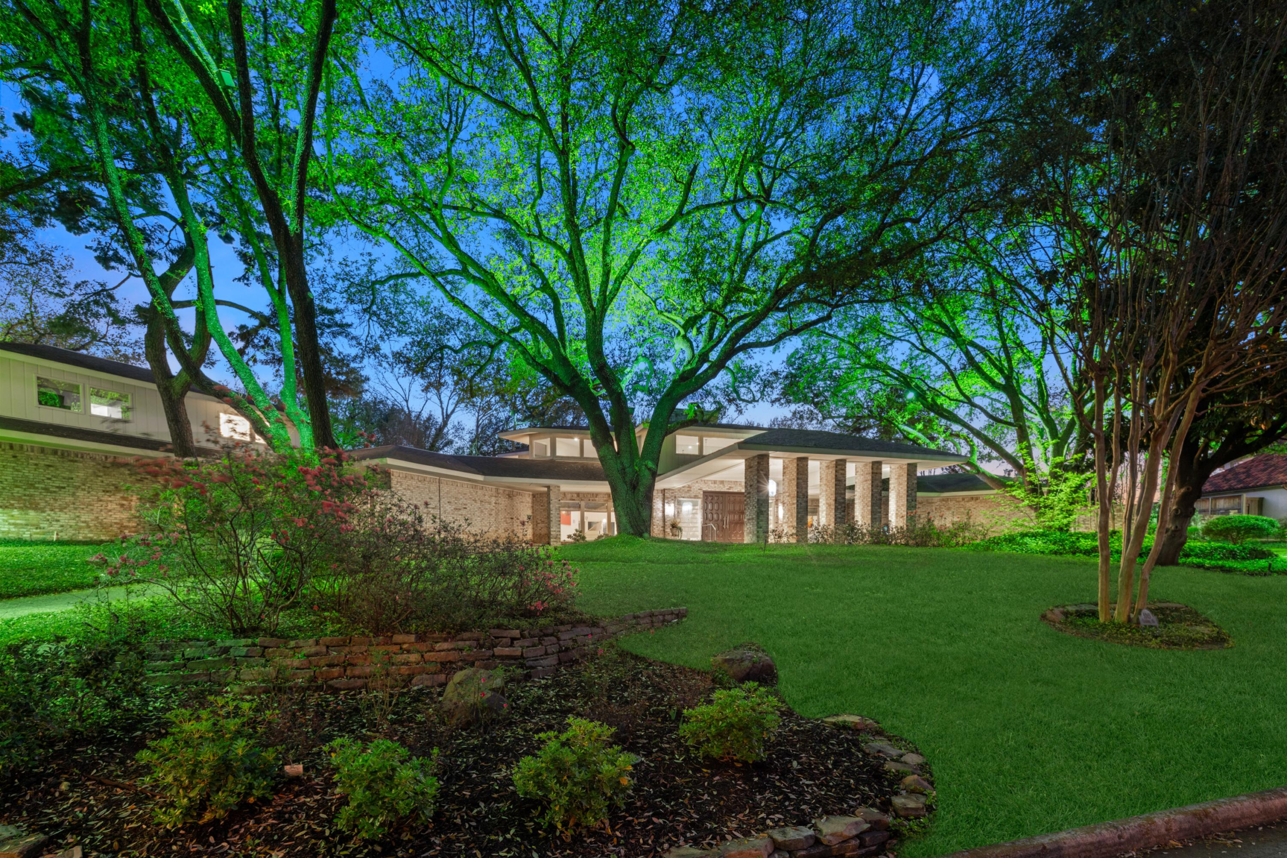 5045 Lakehill CourtDallas, TX 75220 5045 Lakehill Court