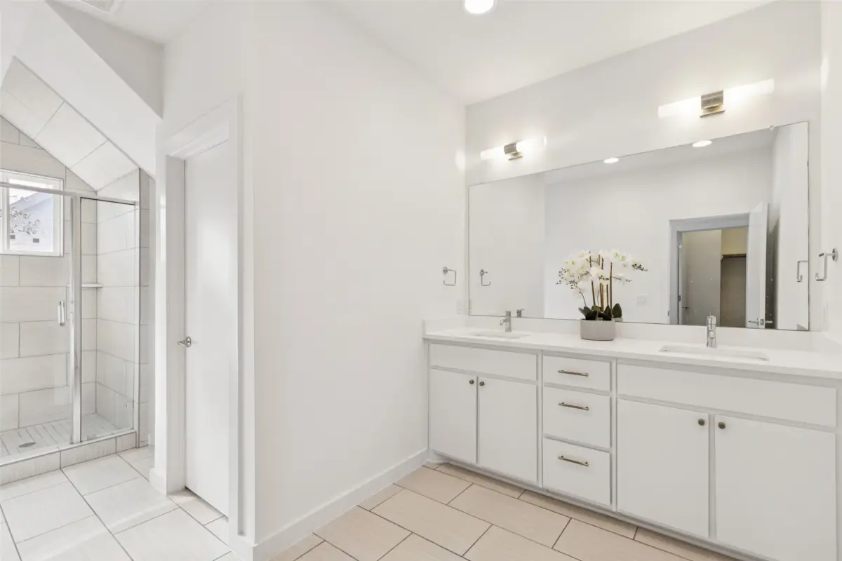 6546 E Lovers Lane