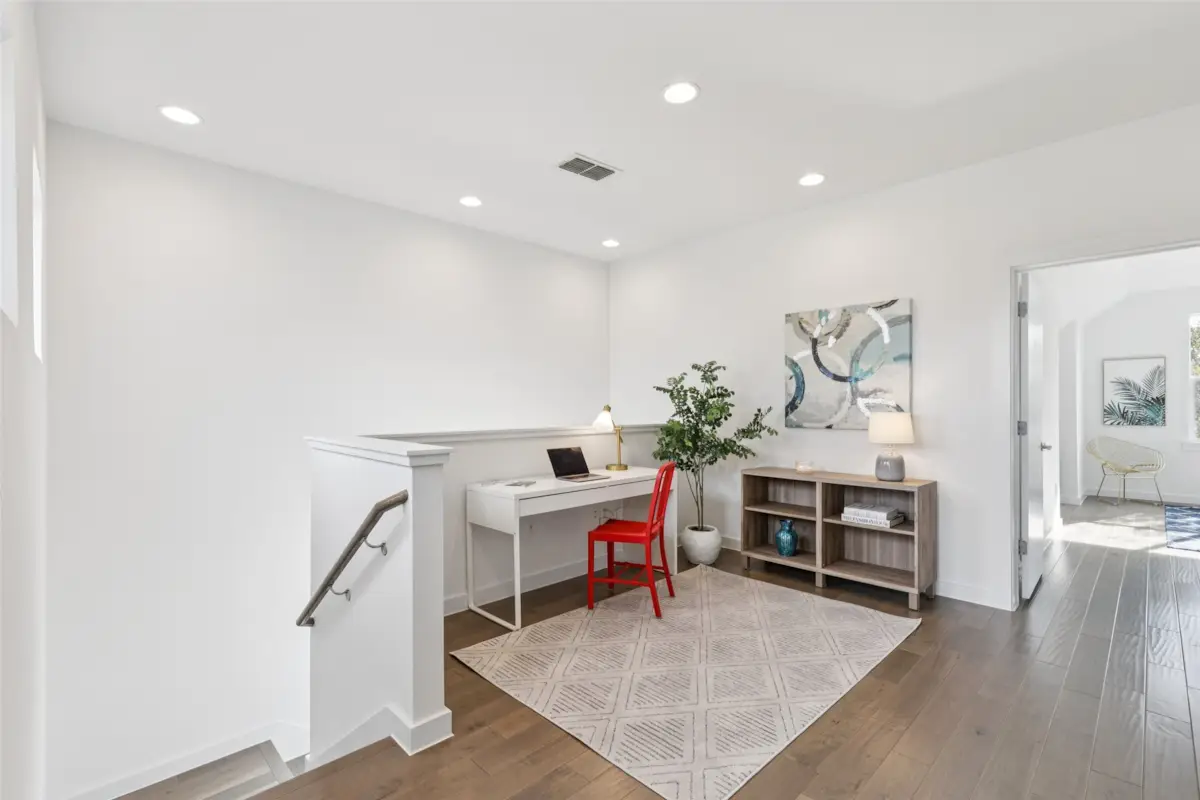 6546 E Lovers Lane