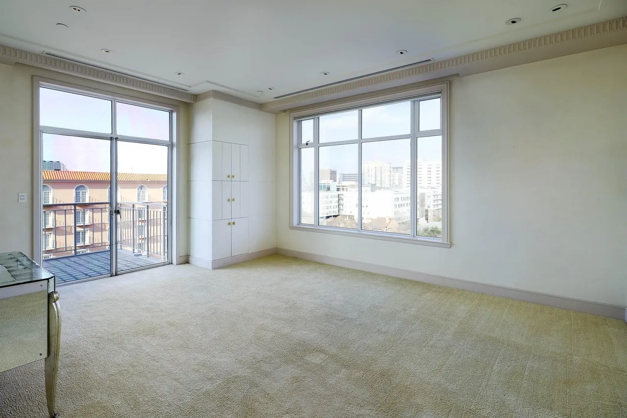 2801 Turtle Creek Blvd 8W 33 2801 Turtle Creek Blvd 8W