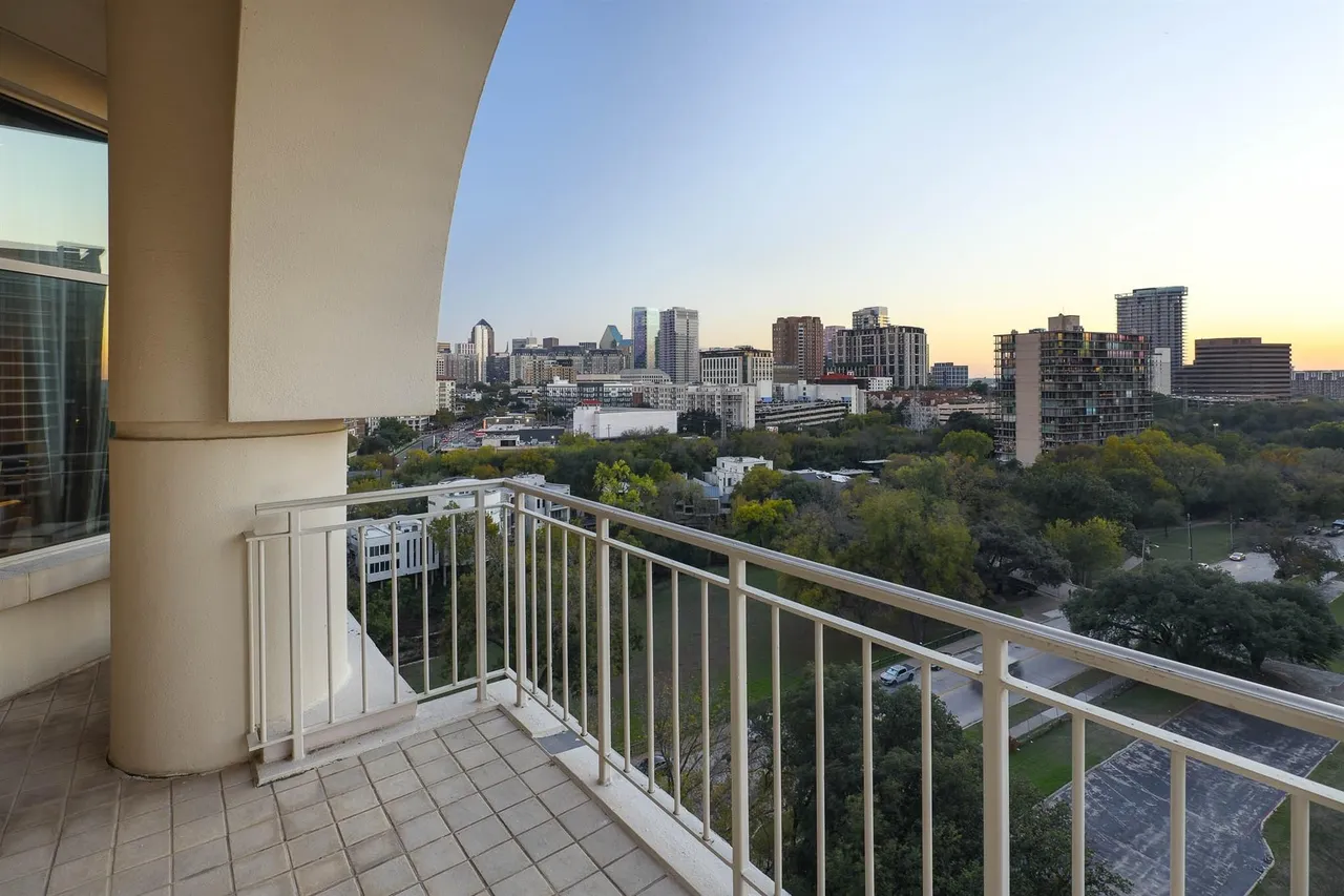 2801 Turtle Creek Blvd 8W 35 2801 Turtle Creek Blvd 8W